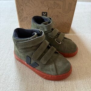 Veja Boys Small Esplar Mid Suede Sneakers